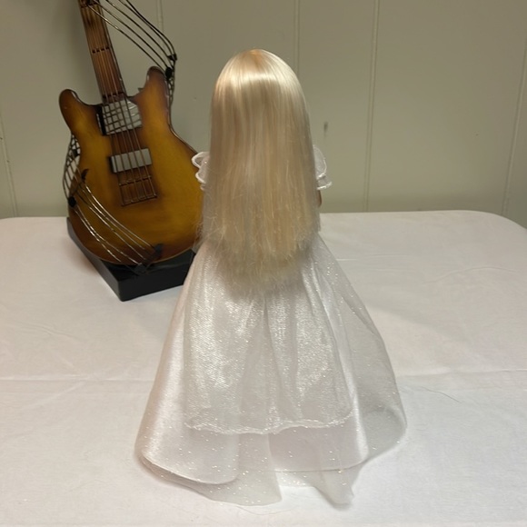 Vintage Cinderella Barbie - Picture 3 of 6